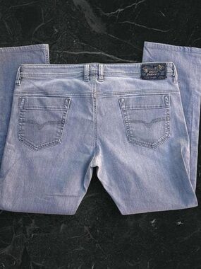 Diesel Men's Pale Blue Straight-Leg Jeans